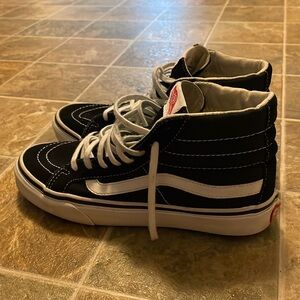 Vans world’s #1 Skateboard shoe black.